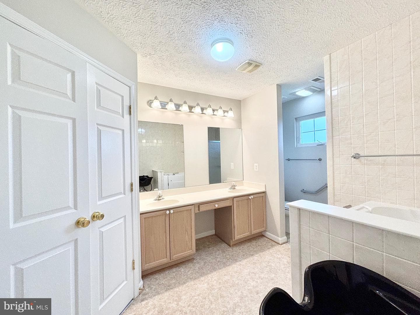 233 Mitchells Lane photo 20