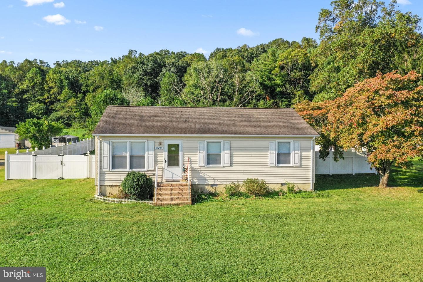 1591 Mt. Landing Road photo 2