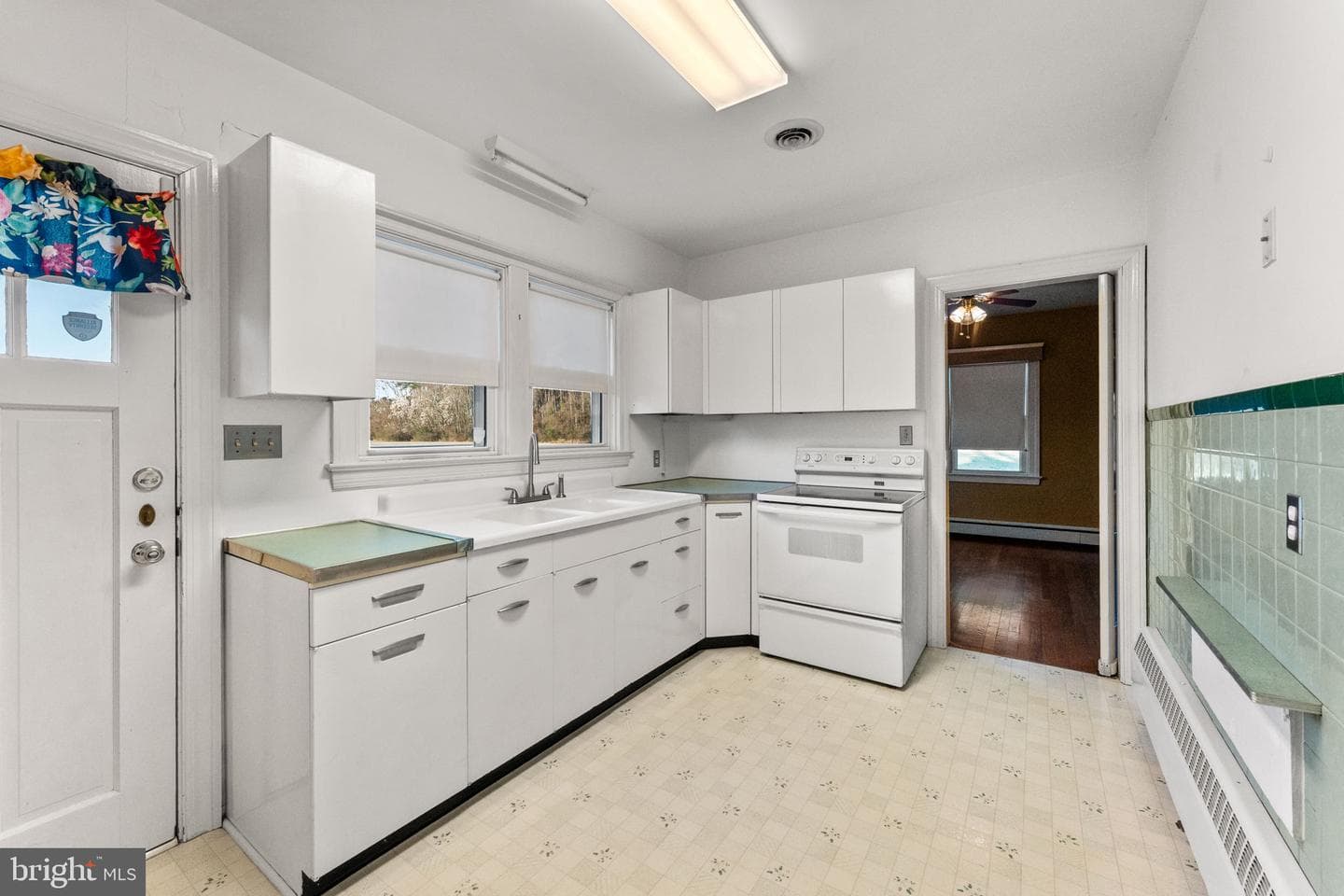 501 Essex Street photo 4