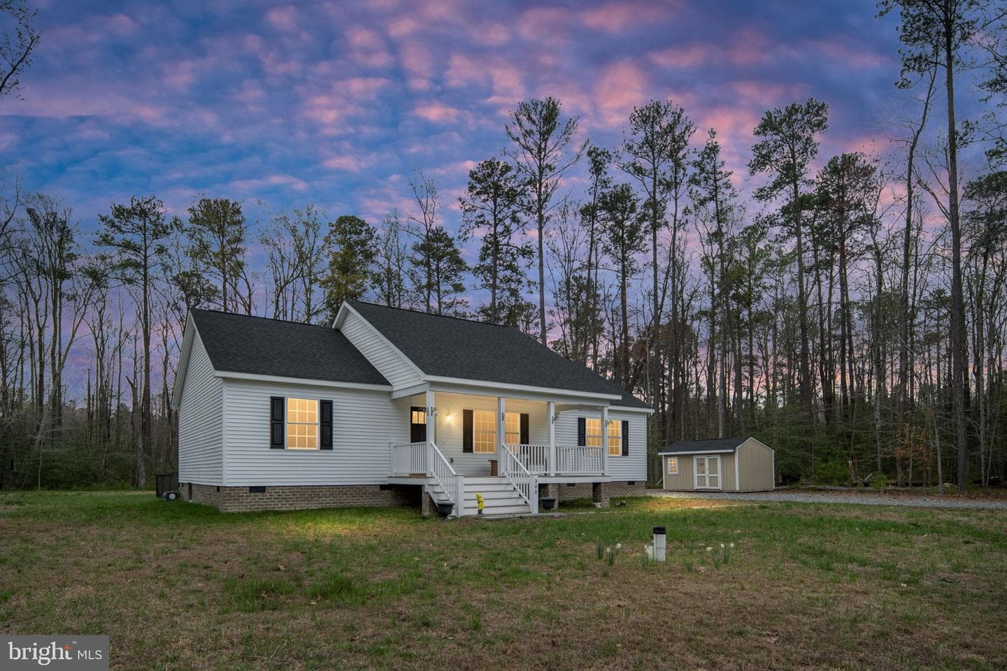 300 River Oaks Road, Center Cross