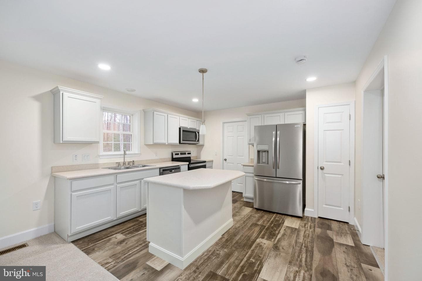 300 River Oaks Road photo 15
