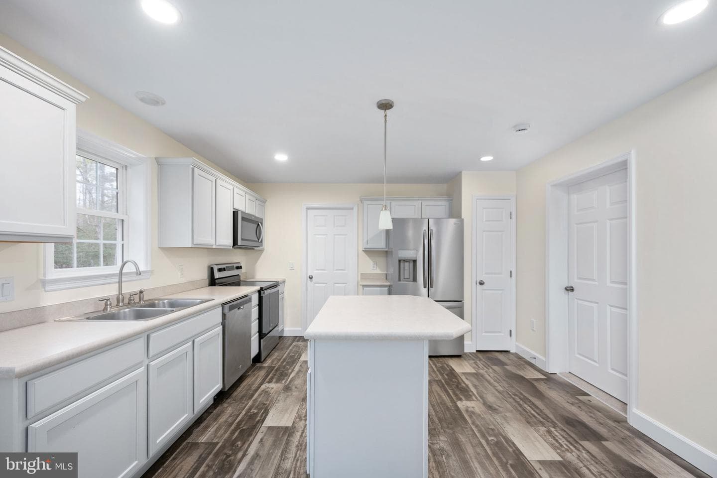 300 River Oaks Road photo 16