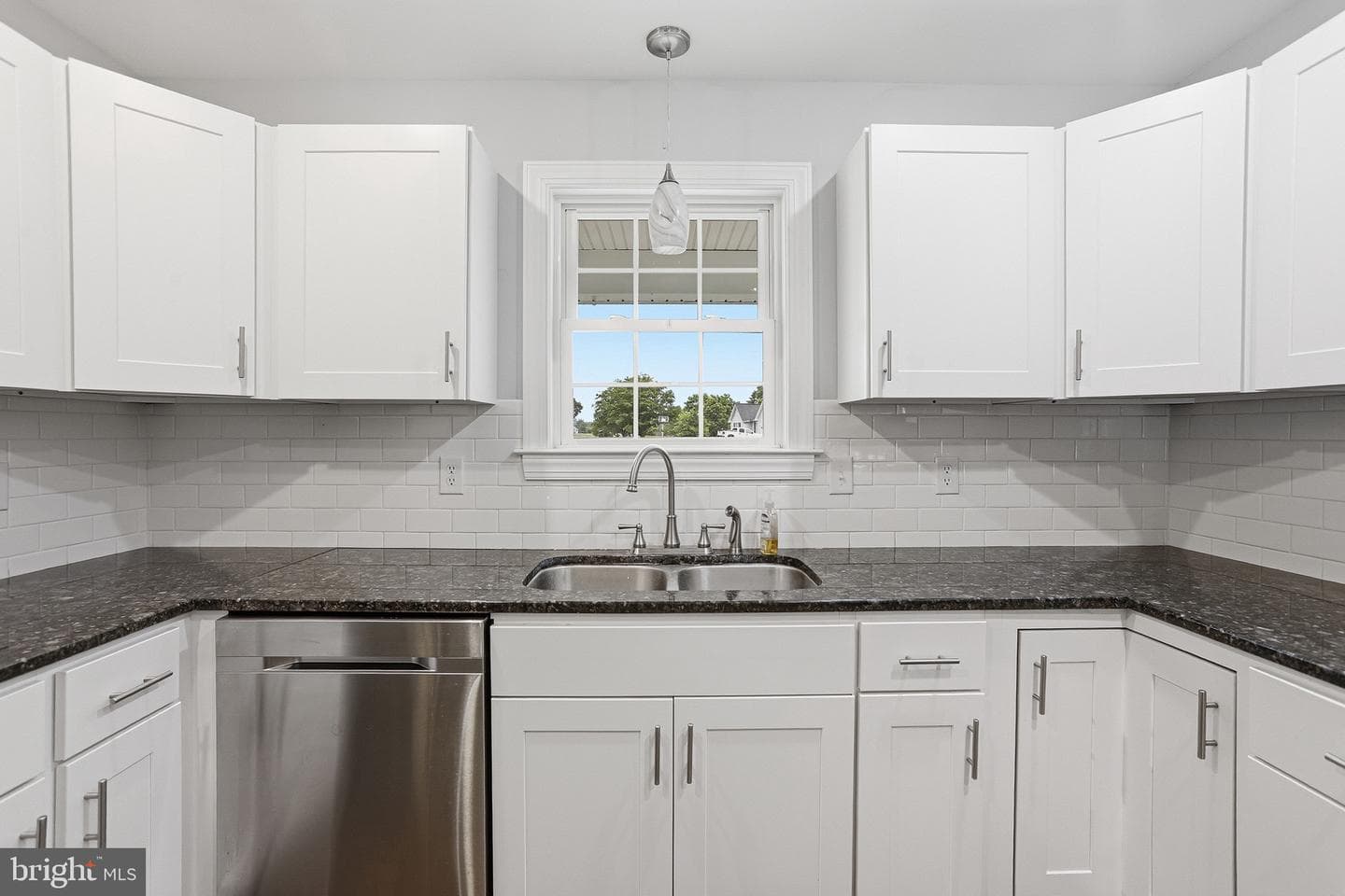 555 Clements Dr photo 19