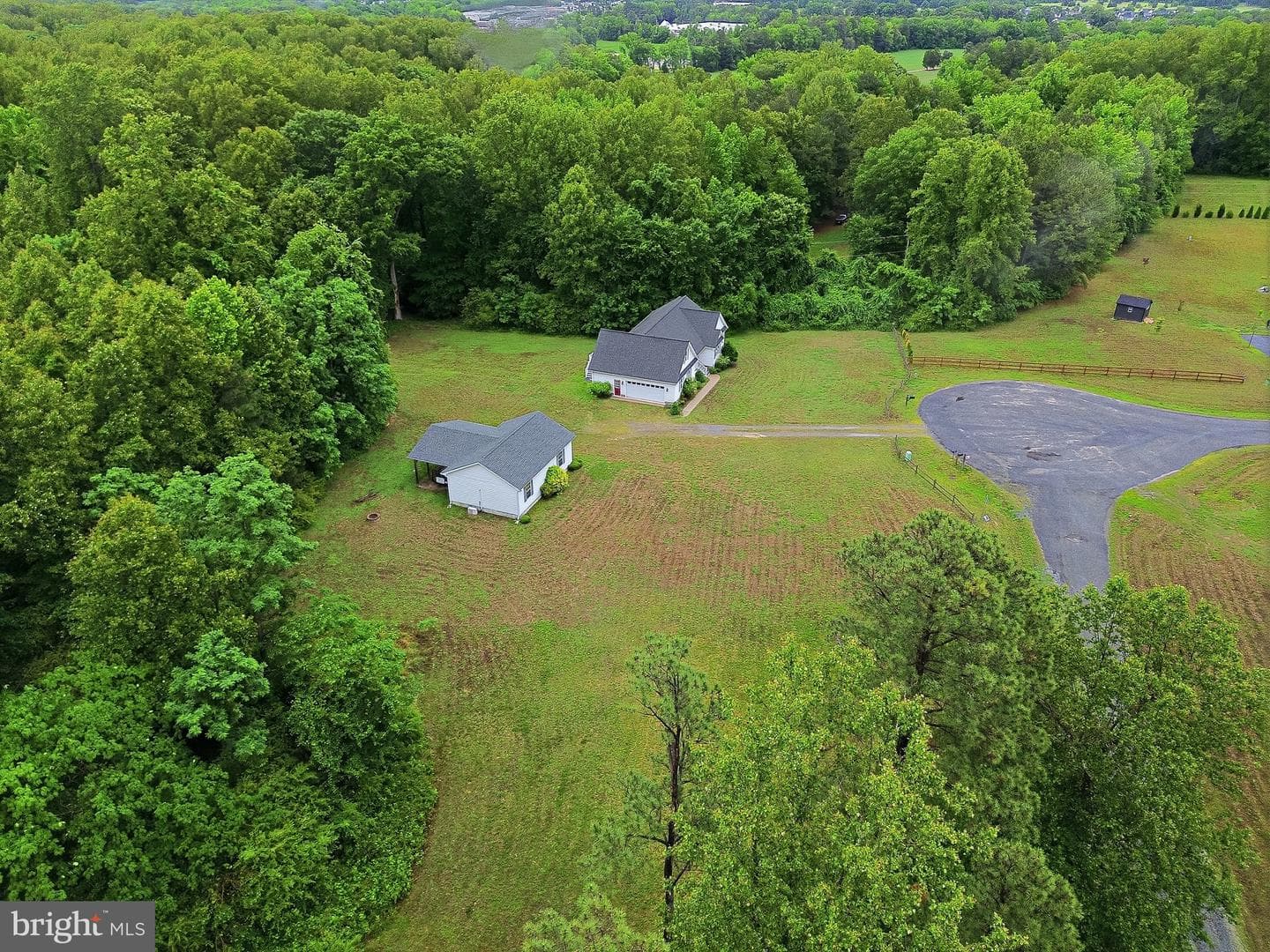 555 Clements Dr photo 3