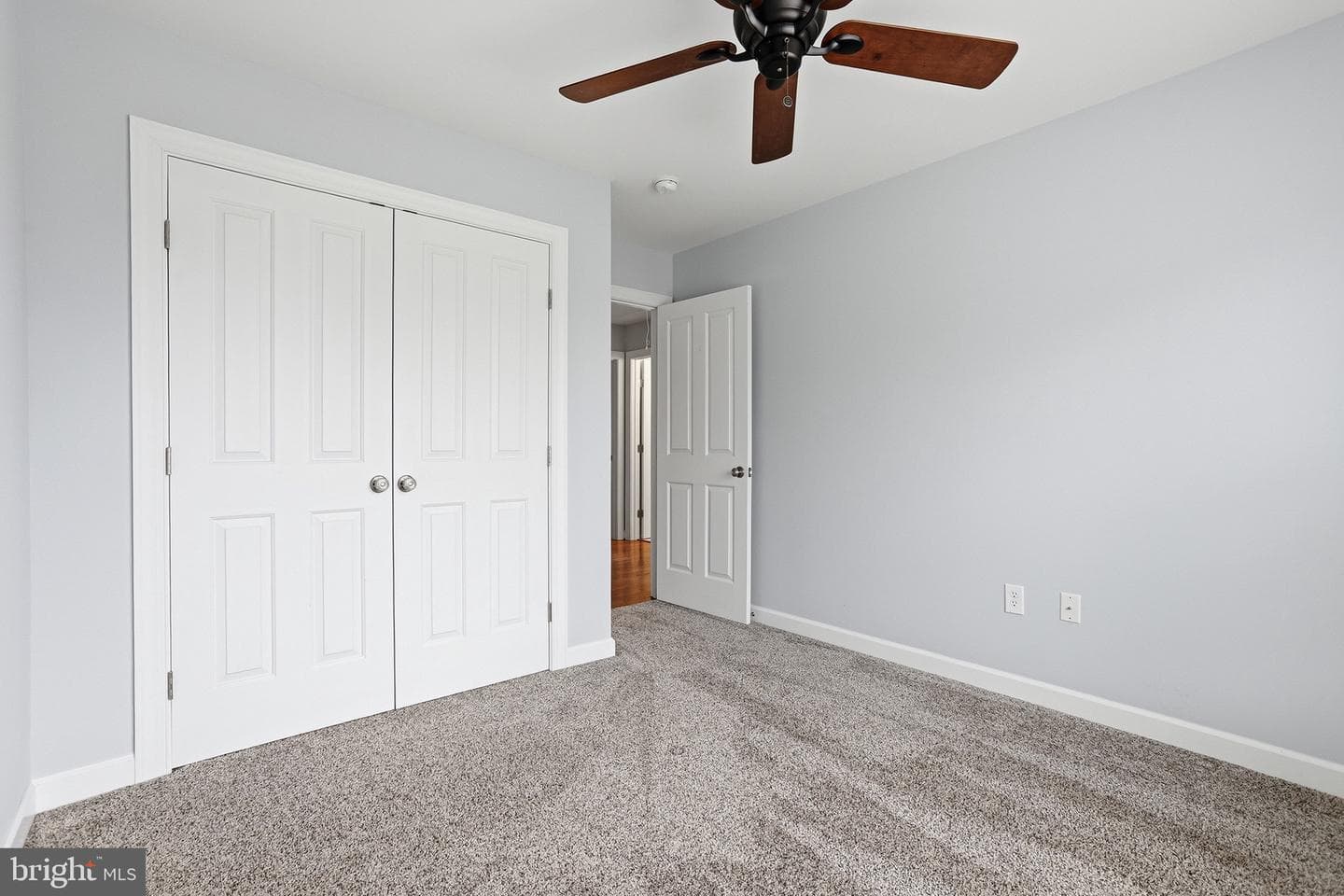 555 Clements Dr photo 30