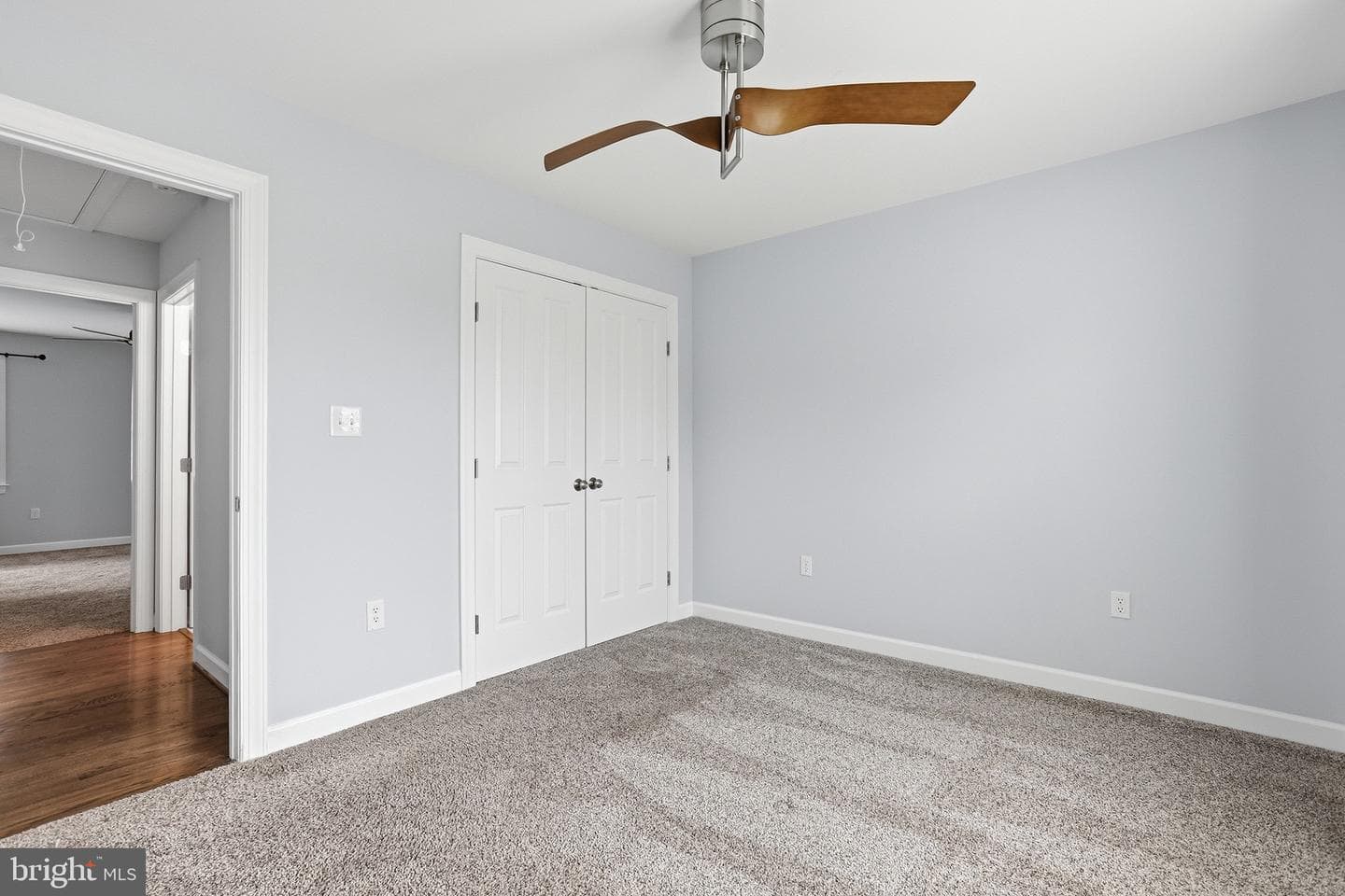 555 Clements Dr photo 32