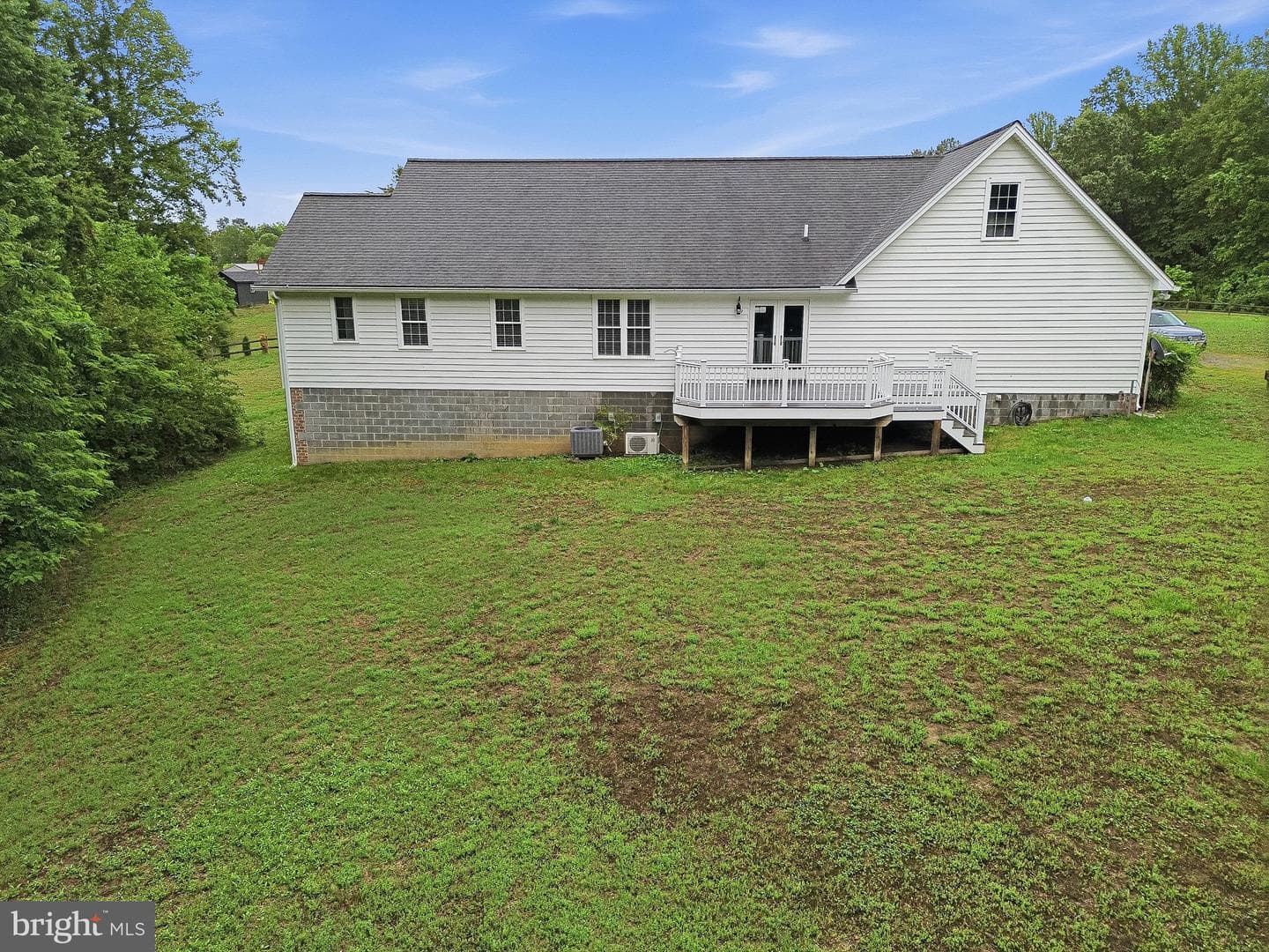555 Clements Dr photo 39