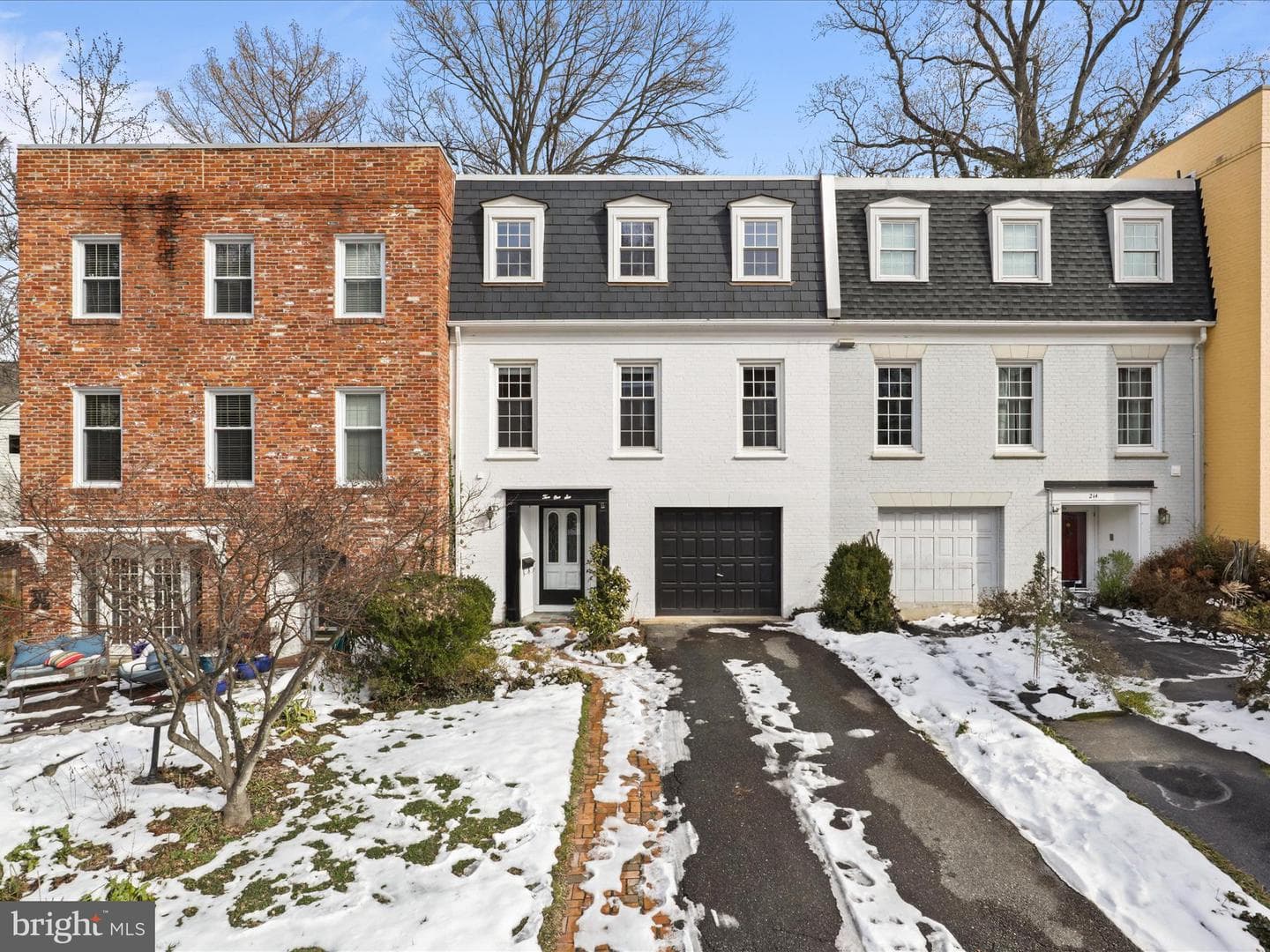 216 James Thurber Court photo 3