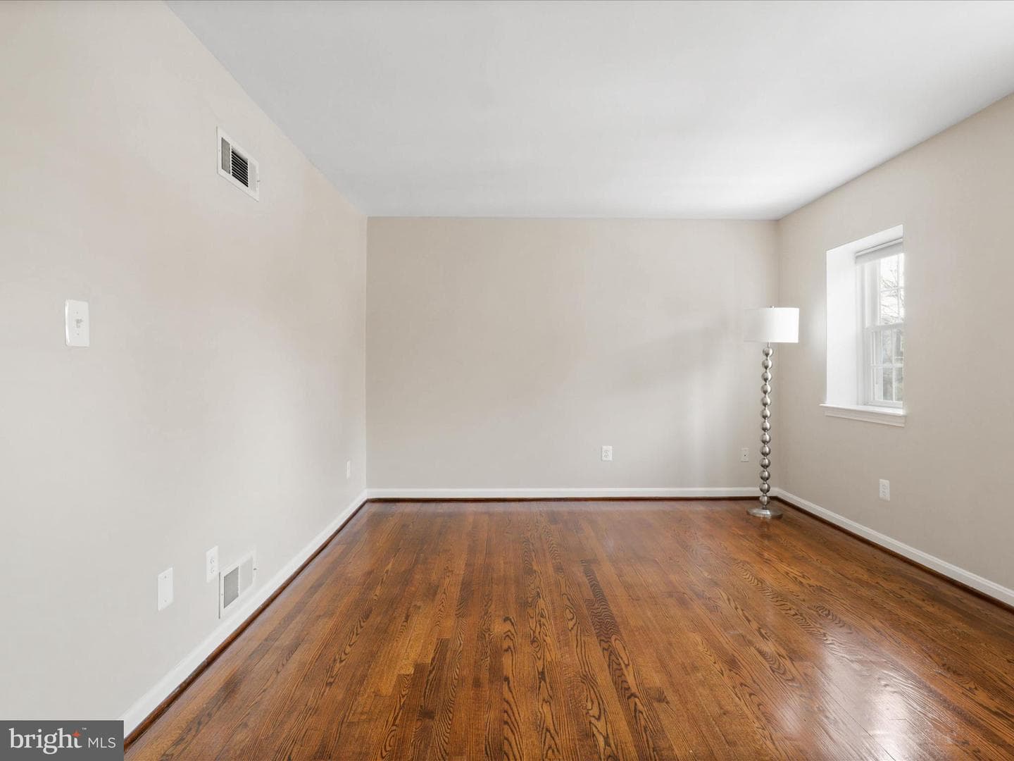 216 James Thurber Court photo 32
