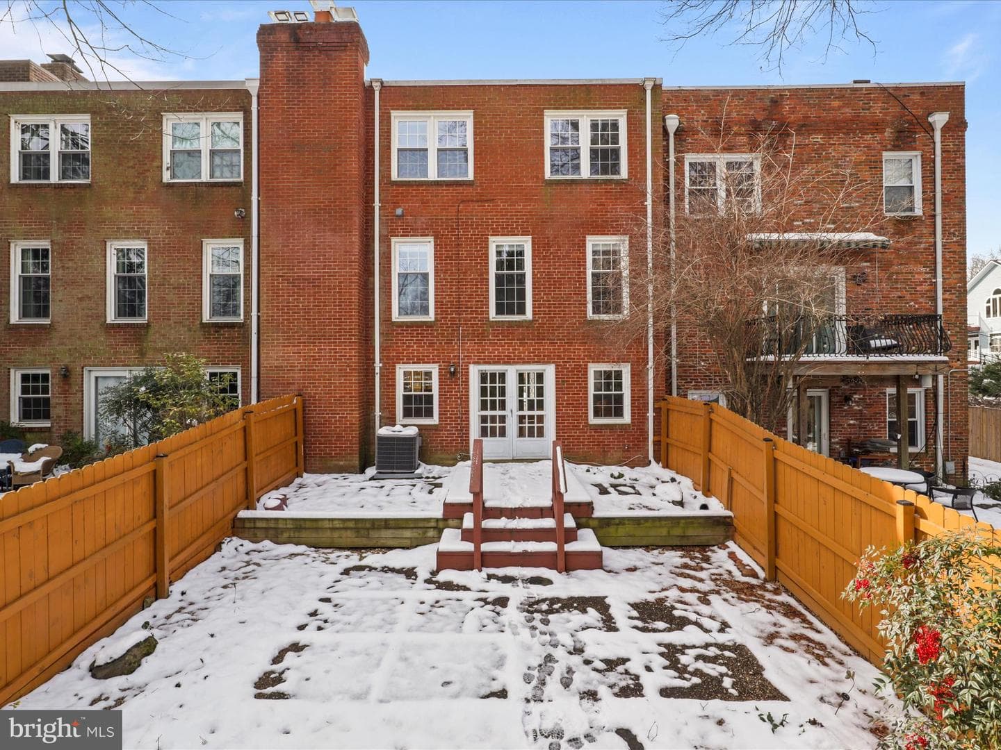 216 James Thurber Court photo 40
