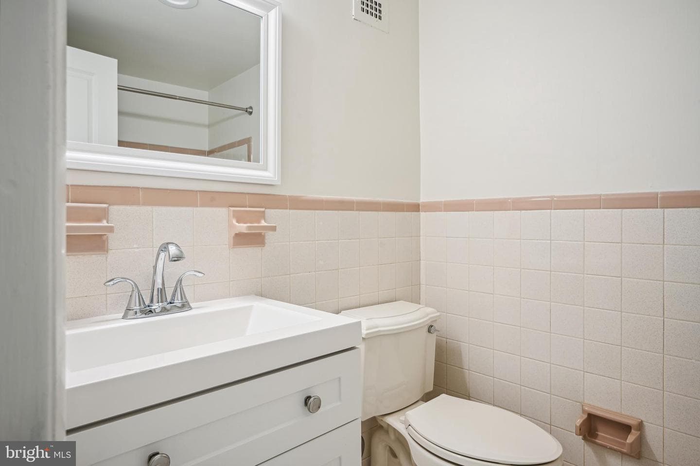 600 Roosevelt Blvd #512 photo 16