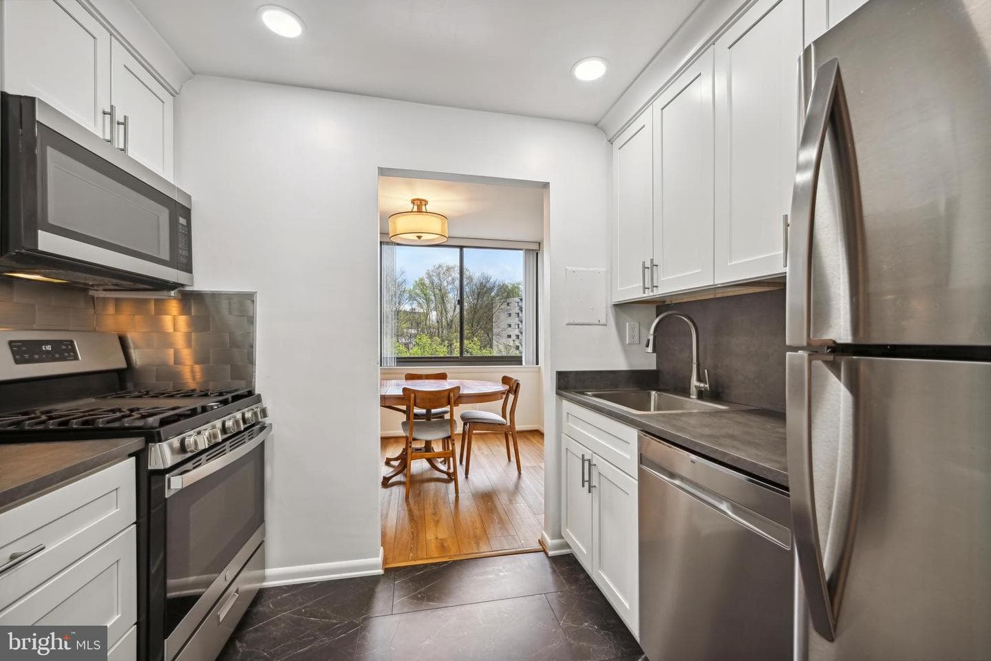 600 Roosevelt Blvd #512 photo 9