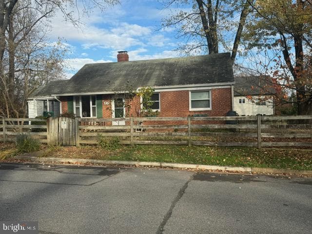 618 Laura Drive photo 1