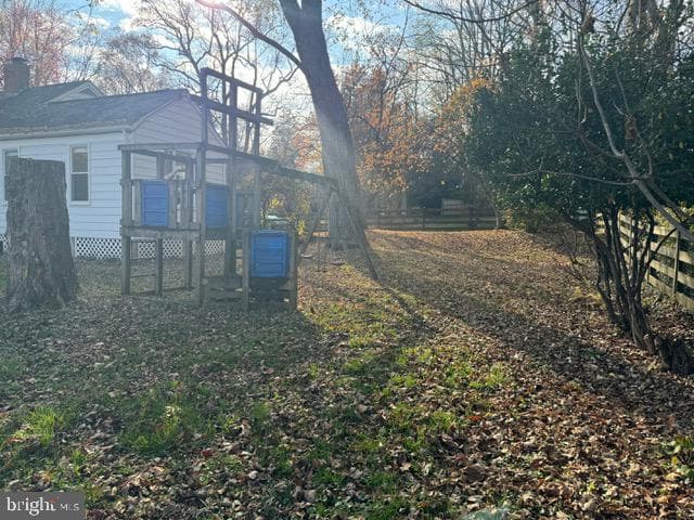 618 Laura Drive photo 2