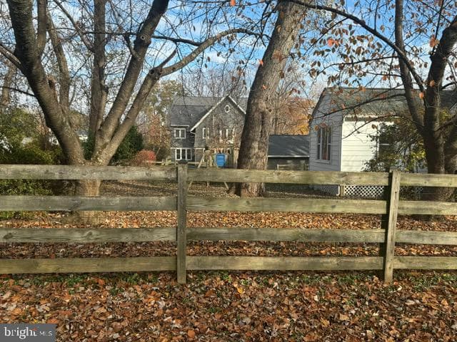 618 Laura Drive photo 4