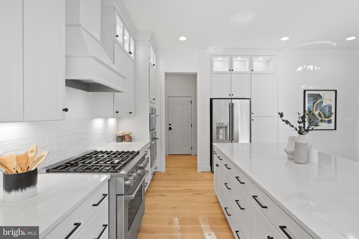 1000 N Sycamore Street photo 17