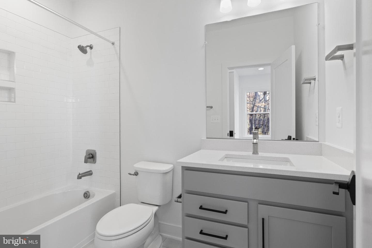 1000 N Sycamore Street photo 28