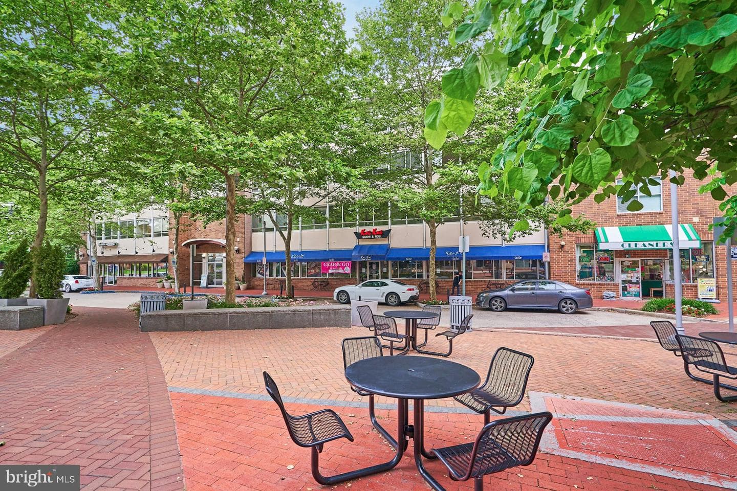 444 W Broad Street #409 photo 26
