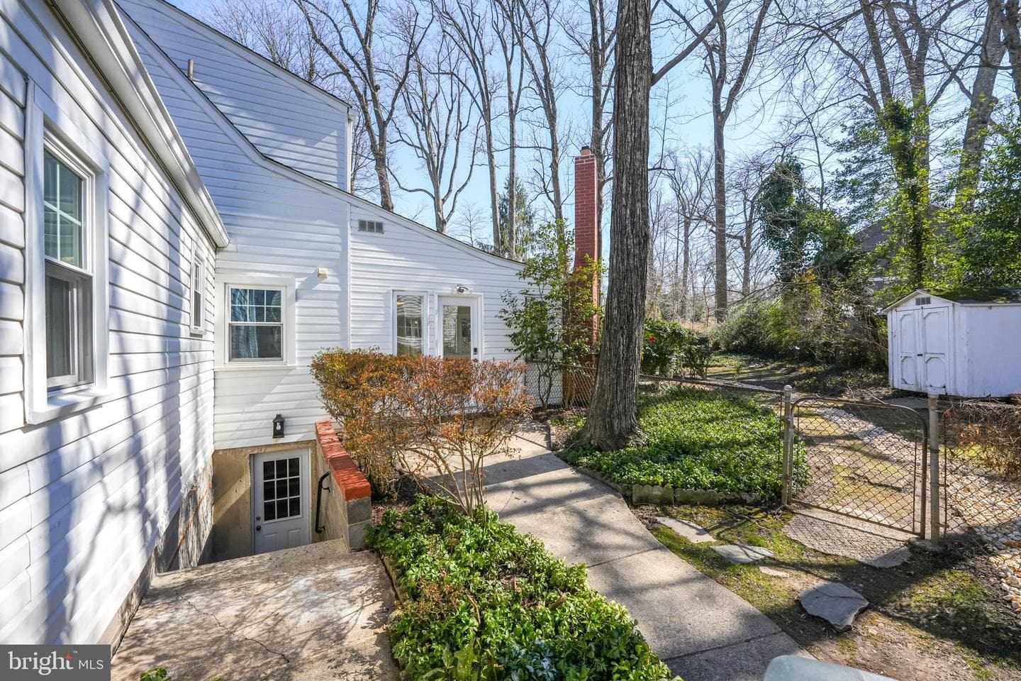 605 S Spring Street photo 40
