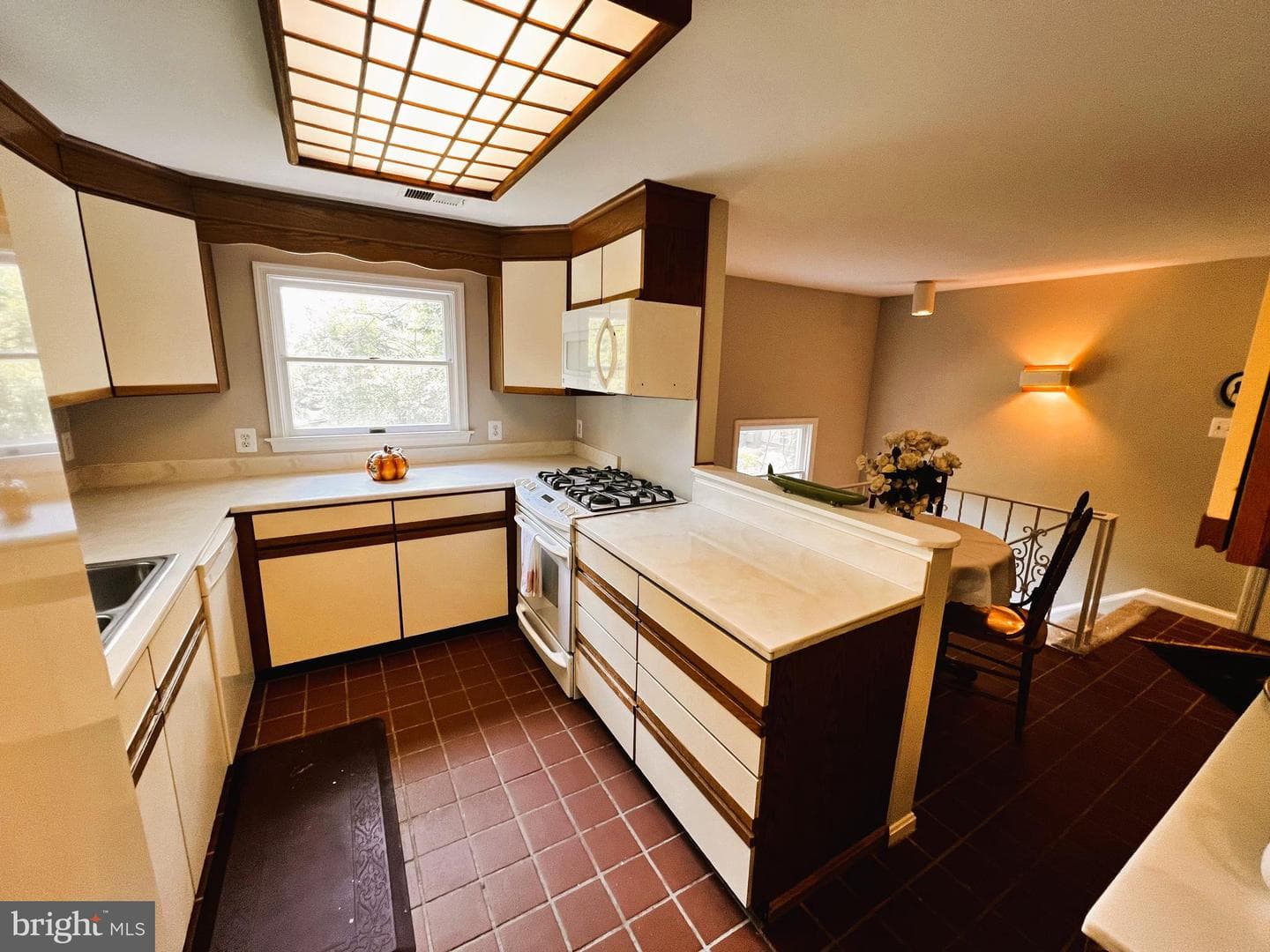 222 E Fairfax Street photo 29