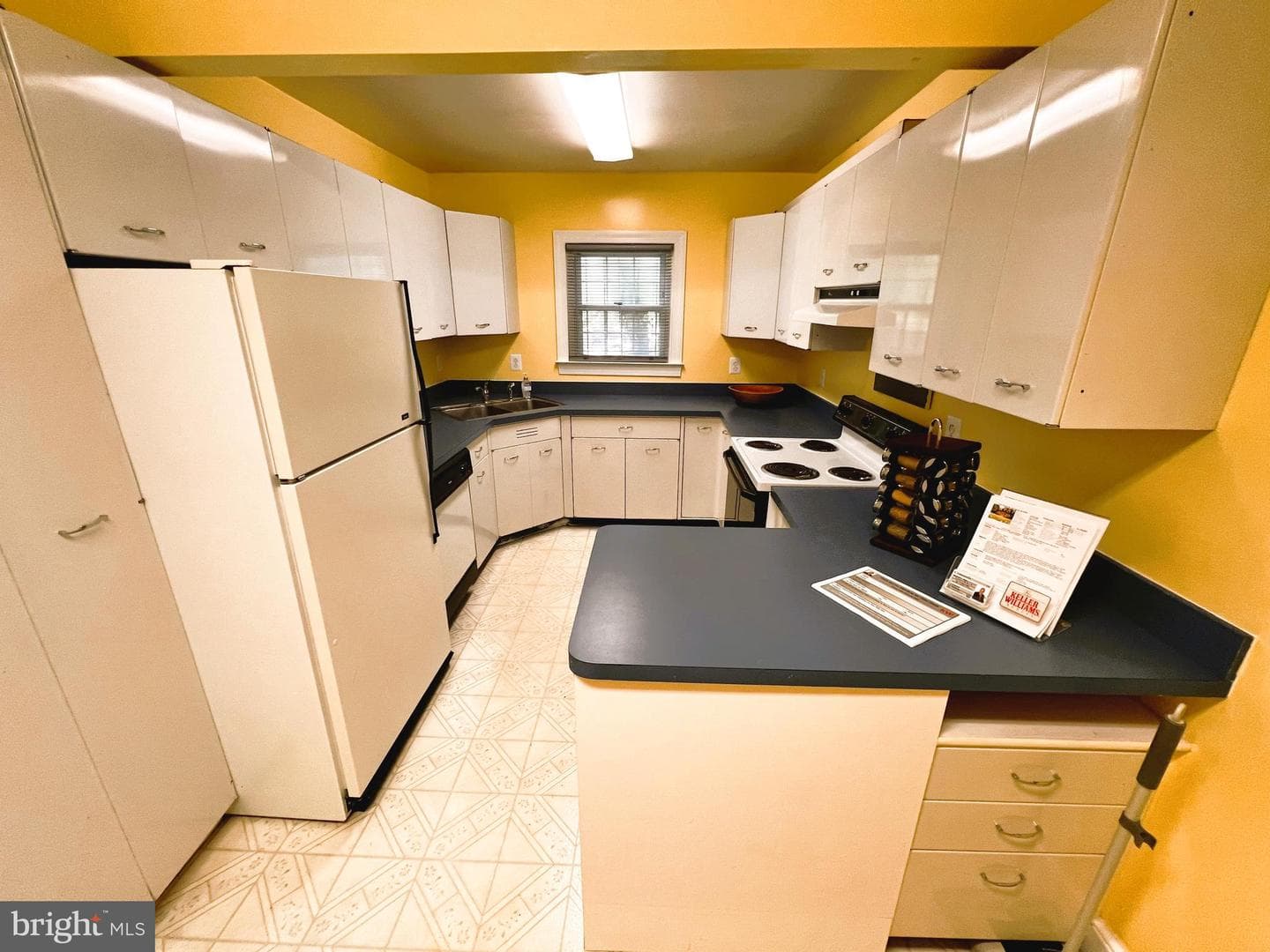 222 E Fairfax Street photo 34
