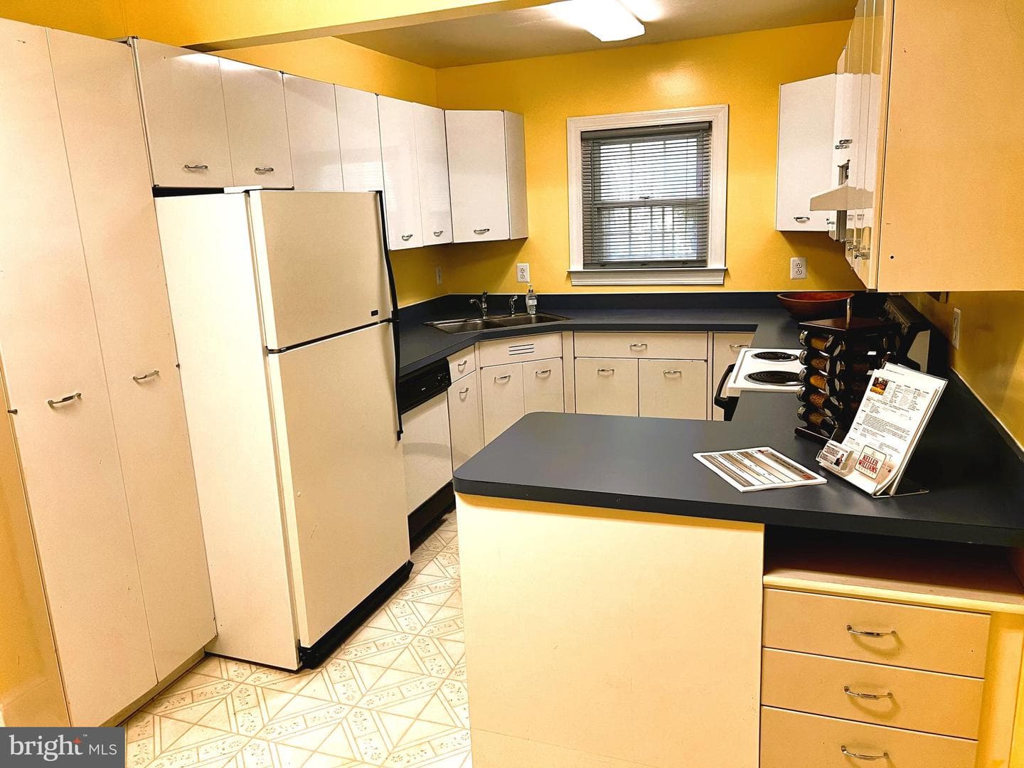 222 E Fairfax Street photo 35