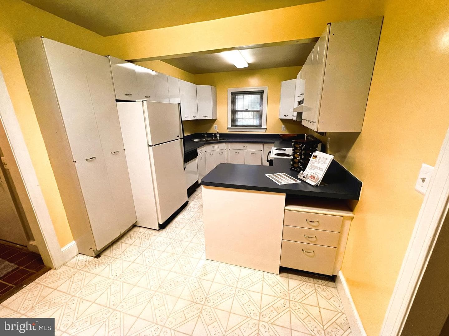 222 E Fairfax Street photo 36