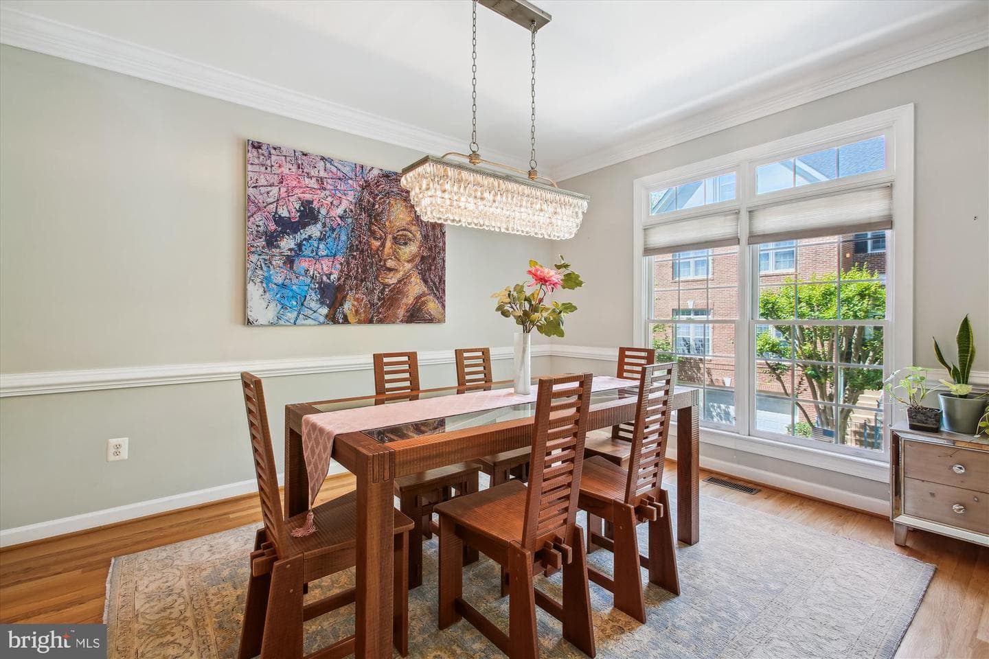 135 Rees Place photo 11