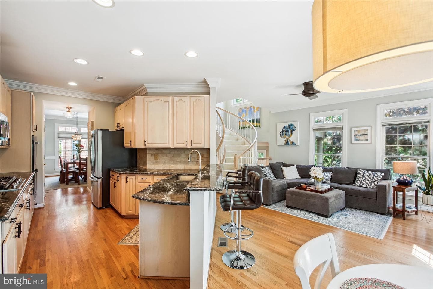 135 Rees Place photo 19