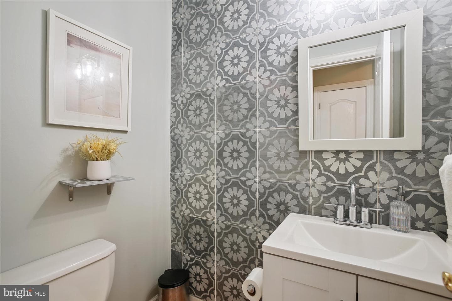 135 Rees Place photo 22