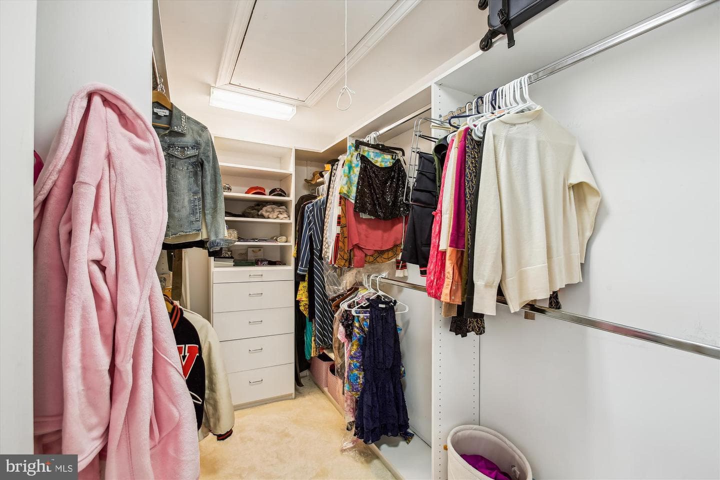 135 Rees Place photo 33