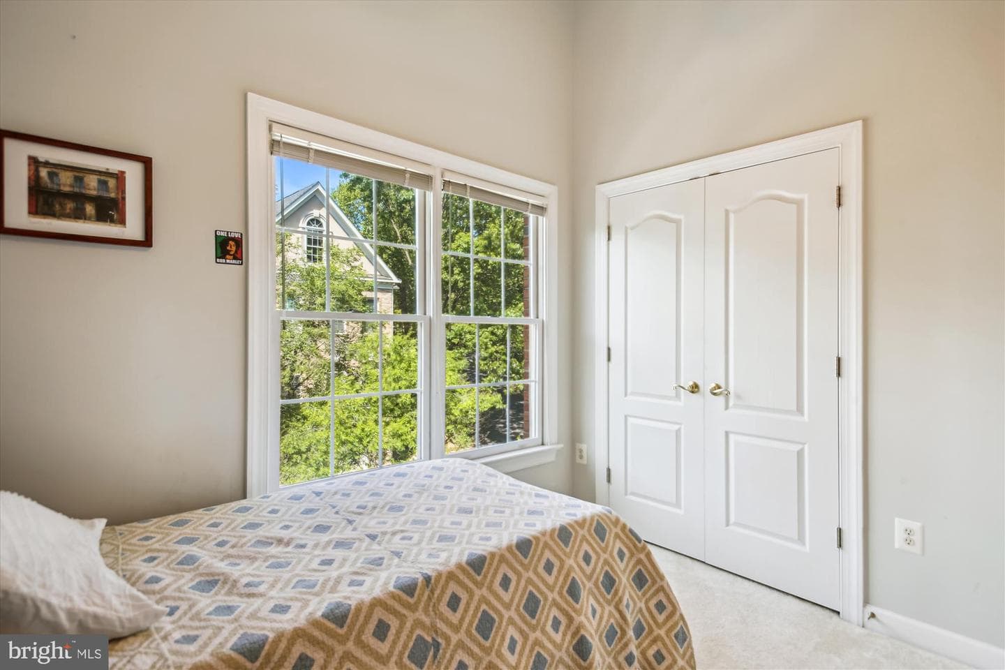 135 Rees Place photo 39