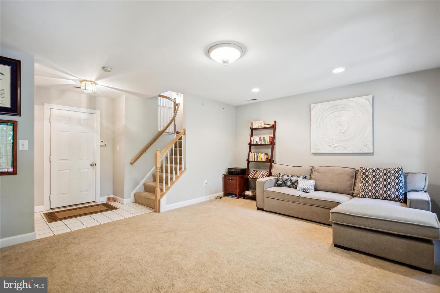 135 Rees Place photo 40