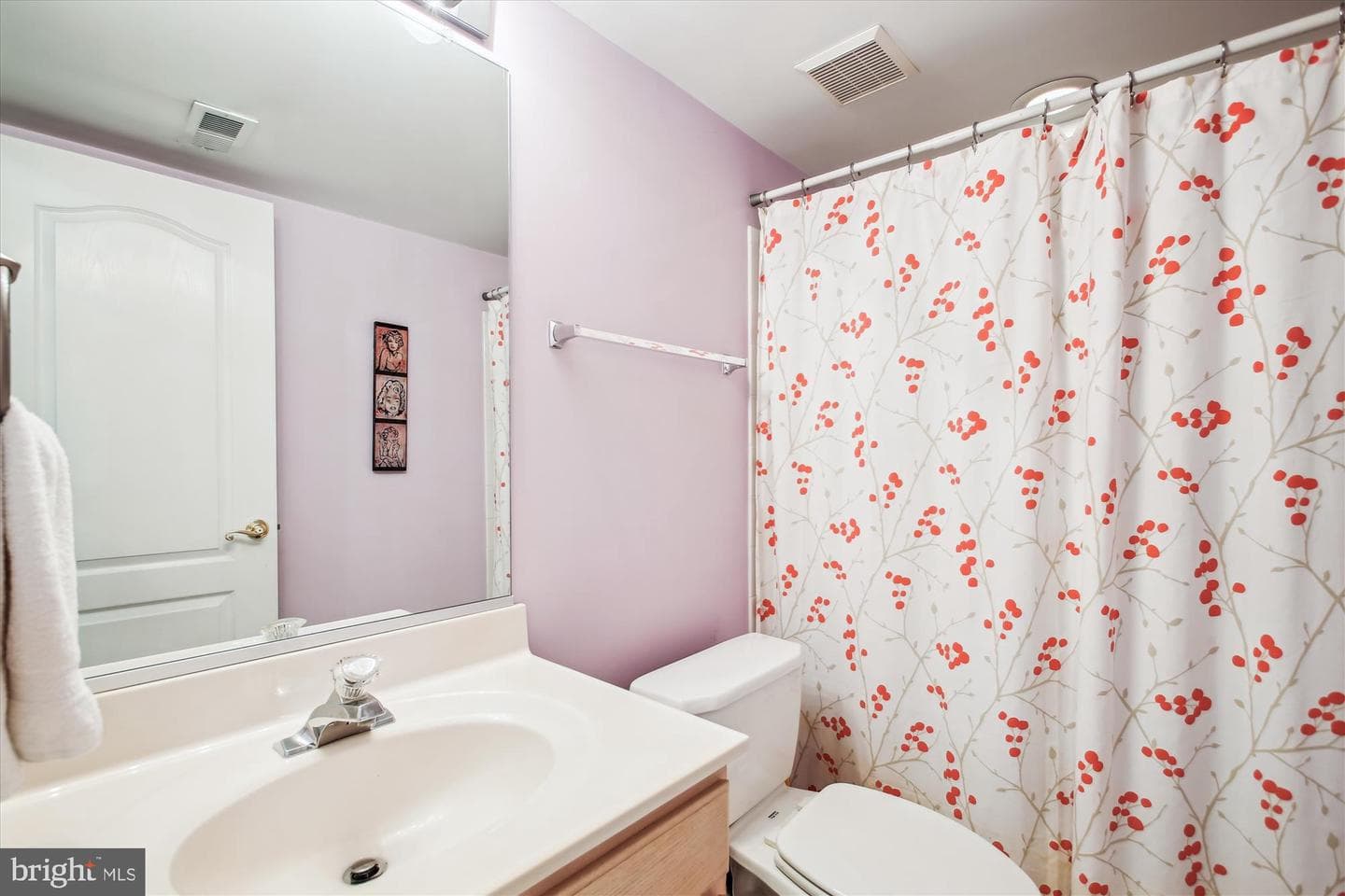 135 Rees Place photo 42