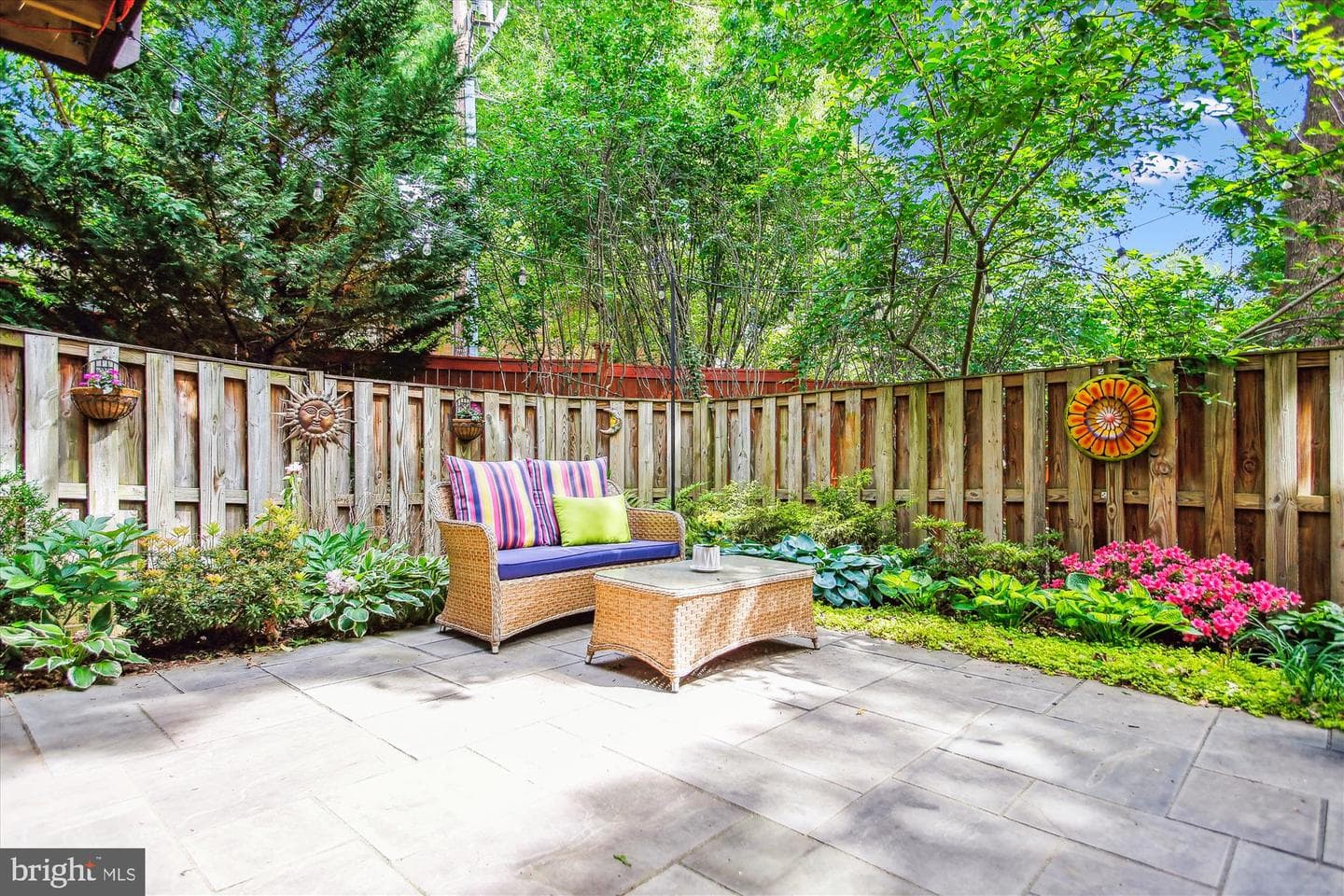 135 Rees Place photo 44