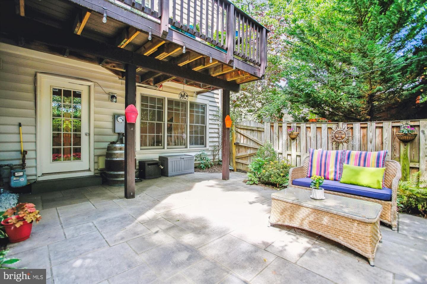 135 Rees Place photo 45