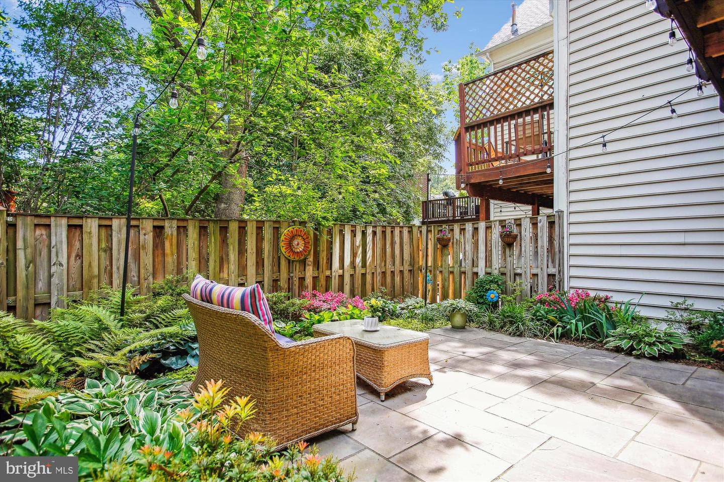 135 Rees Place photo 48