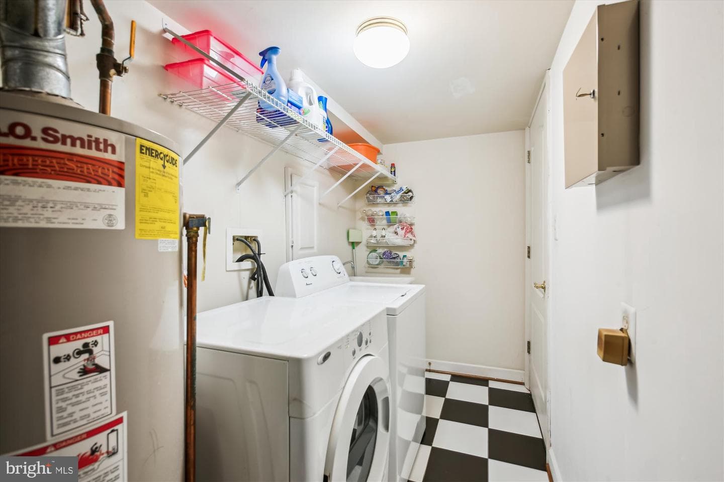 135 Rees Place photo 56