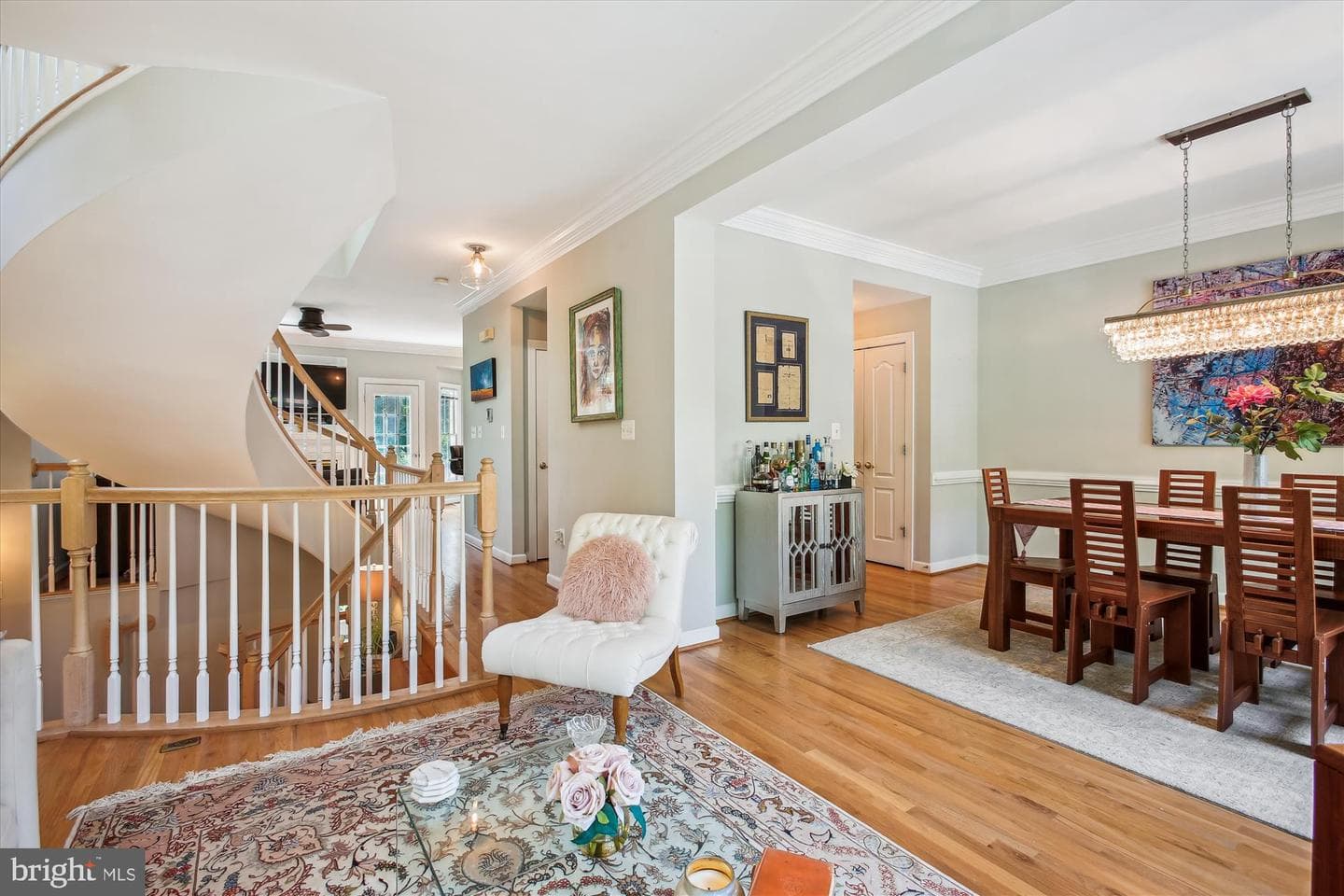 135 Rees Place photo 9