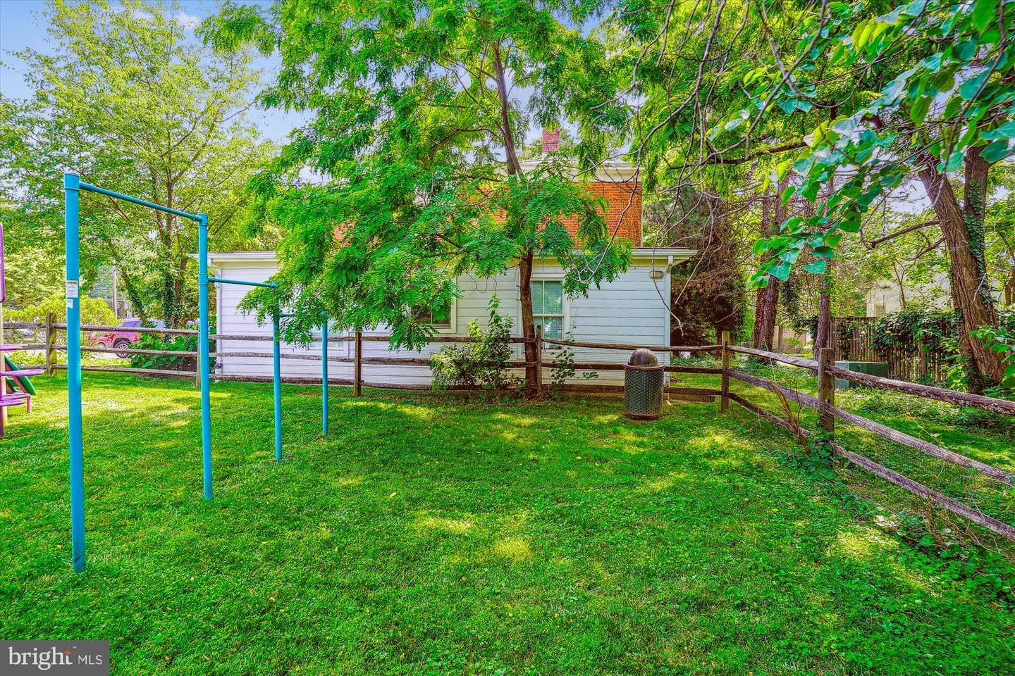 209 E Broad Street photo 14