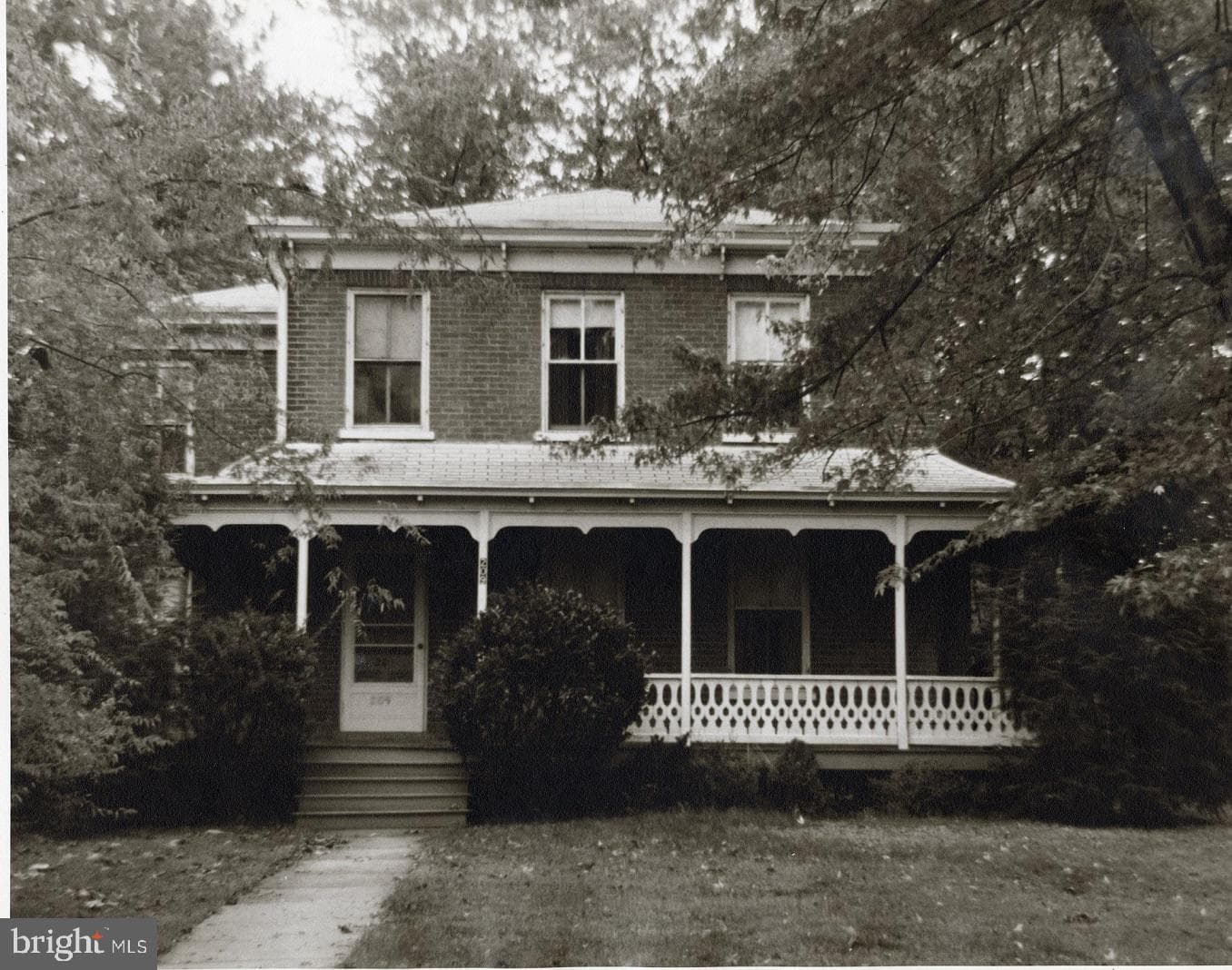 209 E Broad Street photo 4