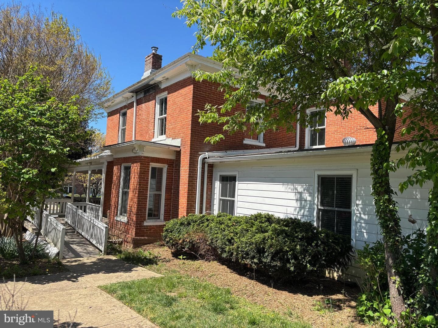 209 E Broad Street photo 5