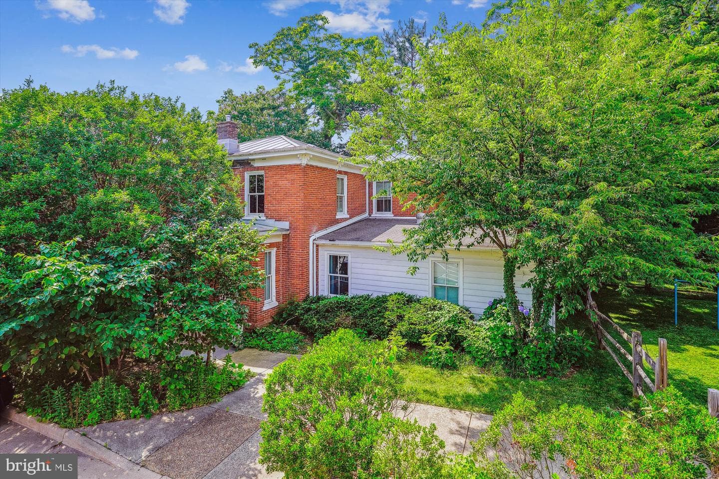 209 E Broad Street photo 6