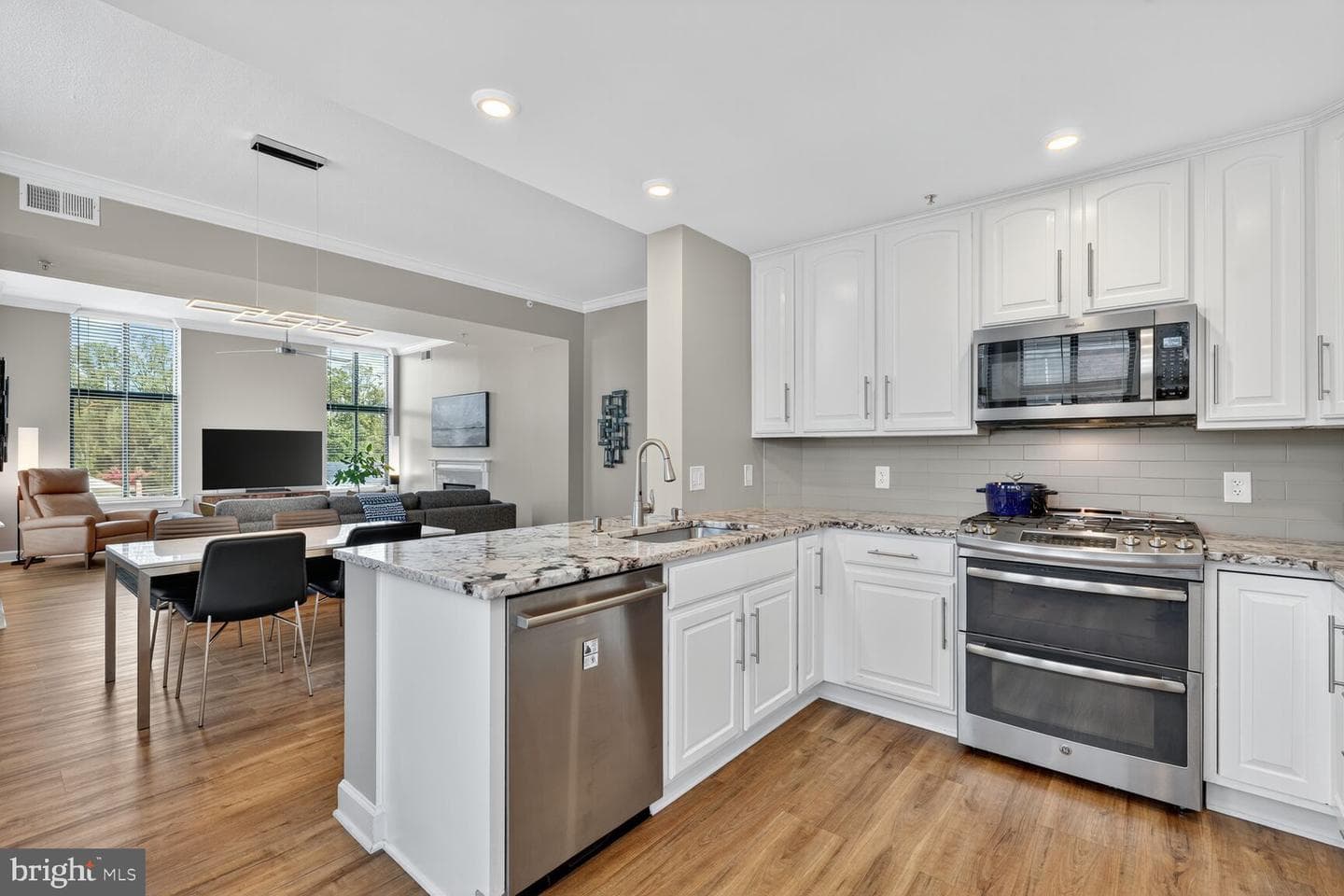 502 W Broad Street #501 photo 13