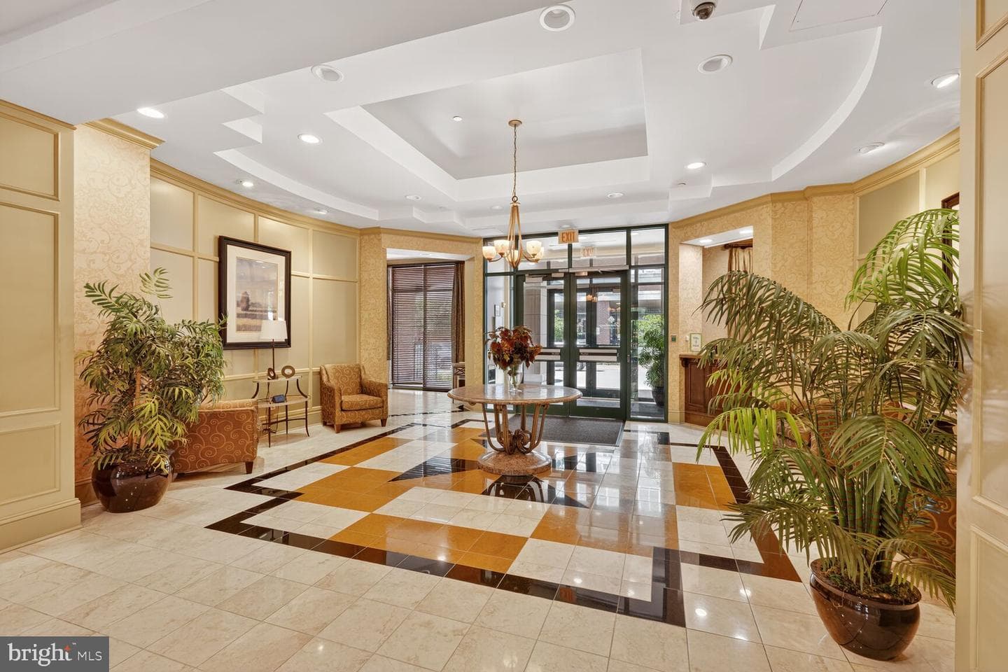 502 W Broad Street #501 photo 2