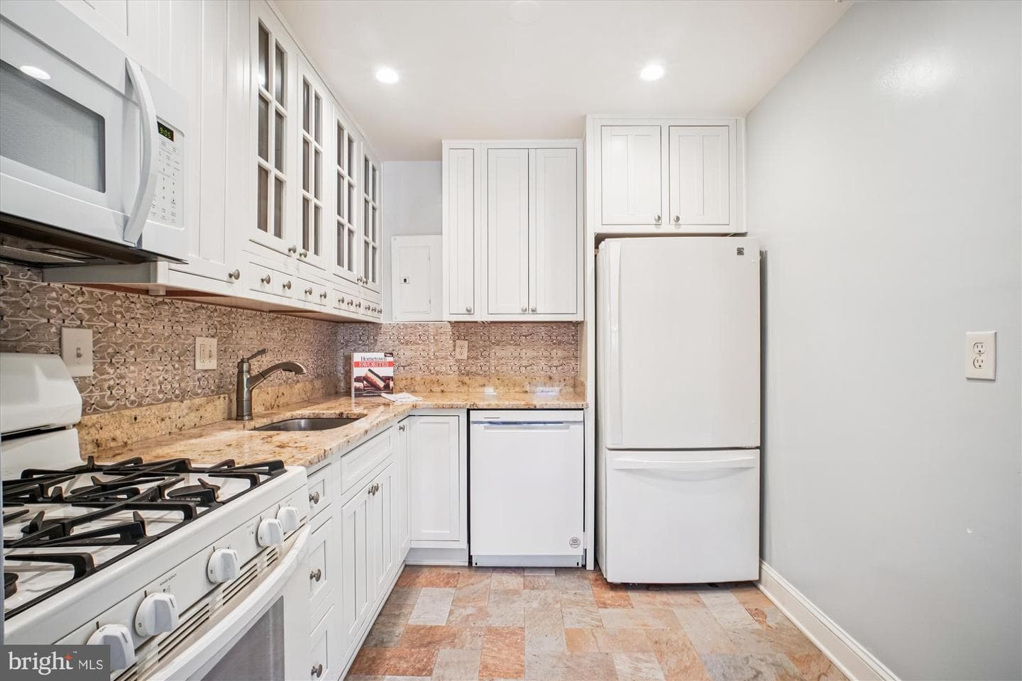 200 N Maple Avenue #415 photo 11