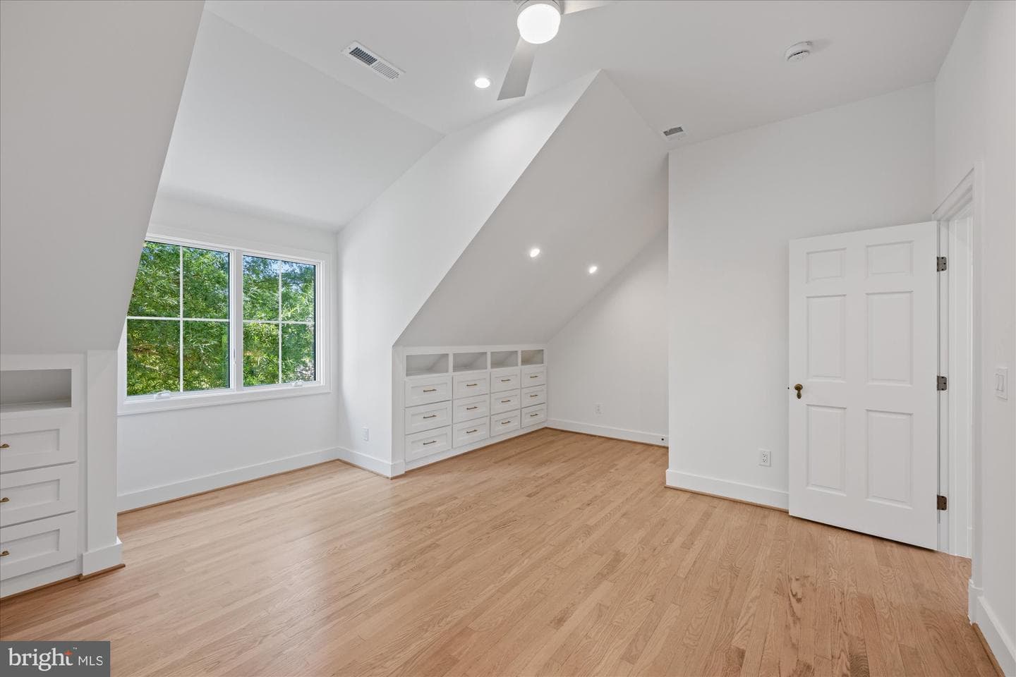 1200 Lincoln Avenue photo 16