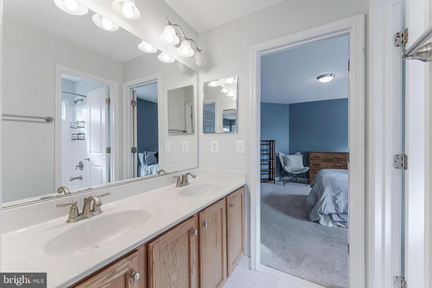 998 Railroad Avenue photo 44