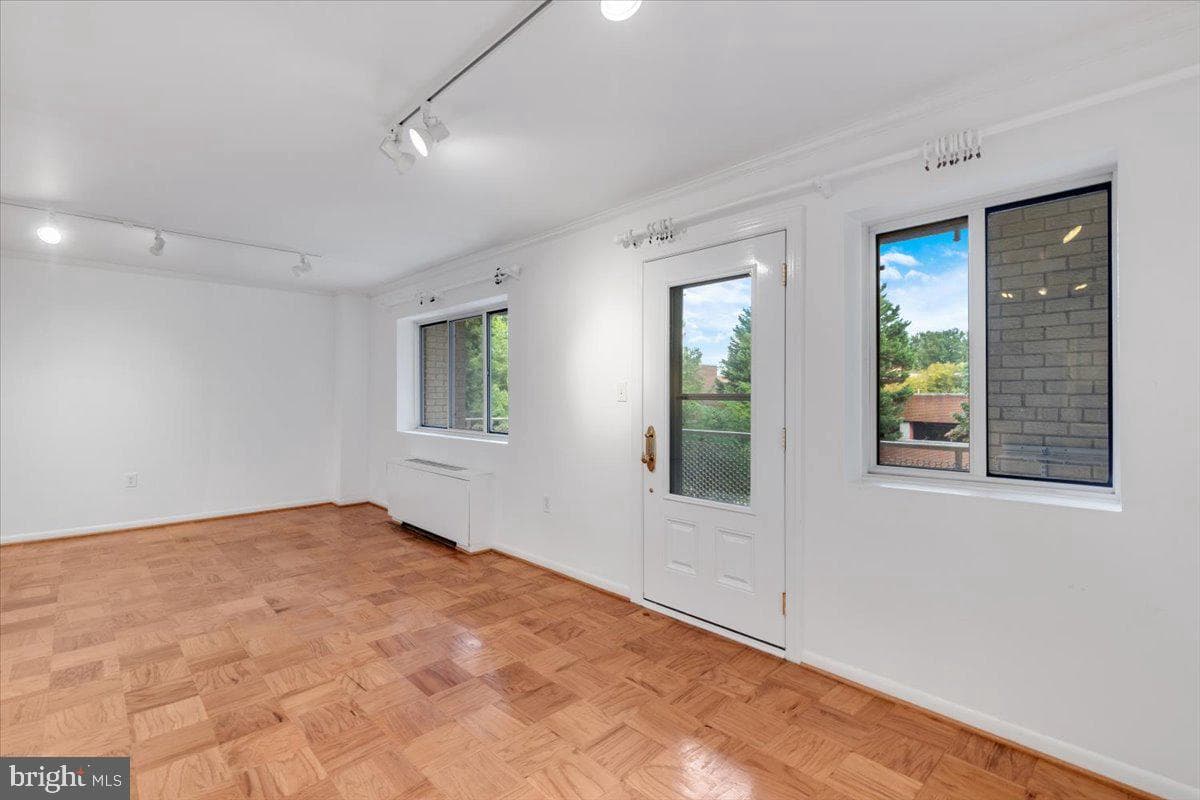 200 N Maple Avenue #416 photo 10