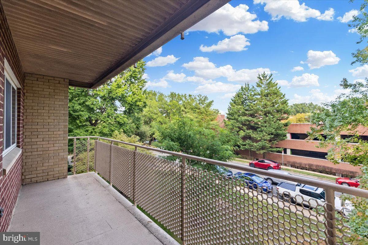 200 N Maple Avenue #416 photo 11
